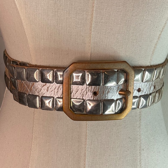 Linea Pelle Silvered Leather with Silver Studs 34in x 1.5in - Picture 1 of 6